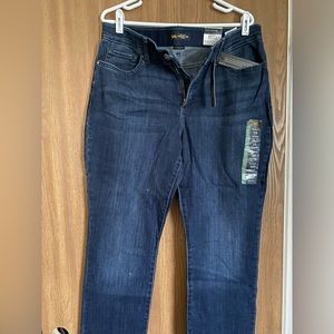 Lee flex motion straight leg jeans.